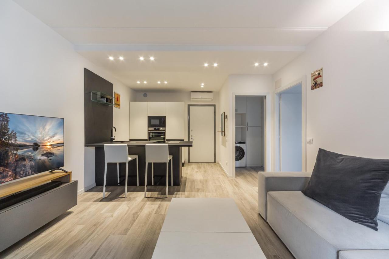 Comfy Apt With Private Parking & Balcony 밀라노 외부 사진